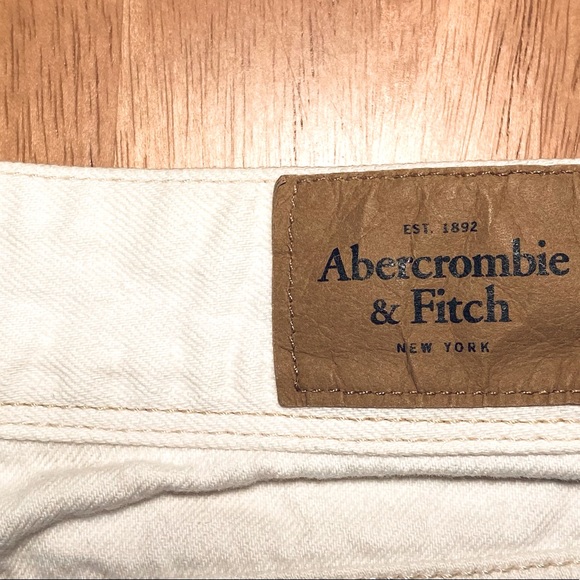 Abercrombie & Fitch New York White Cut Offs Size 4 - Picture 5 of 6